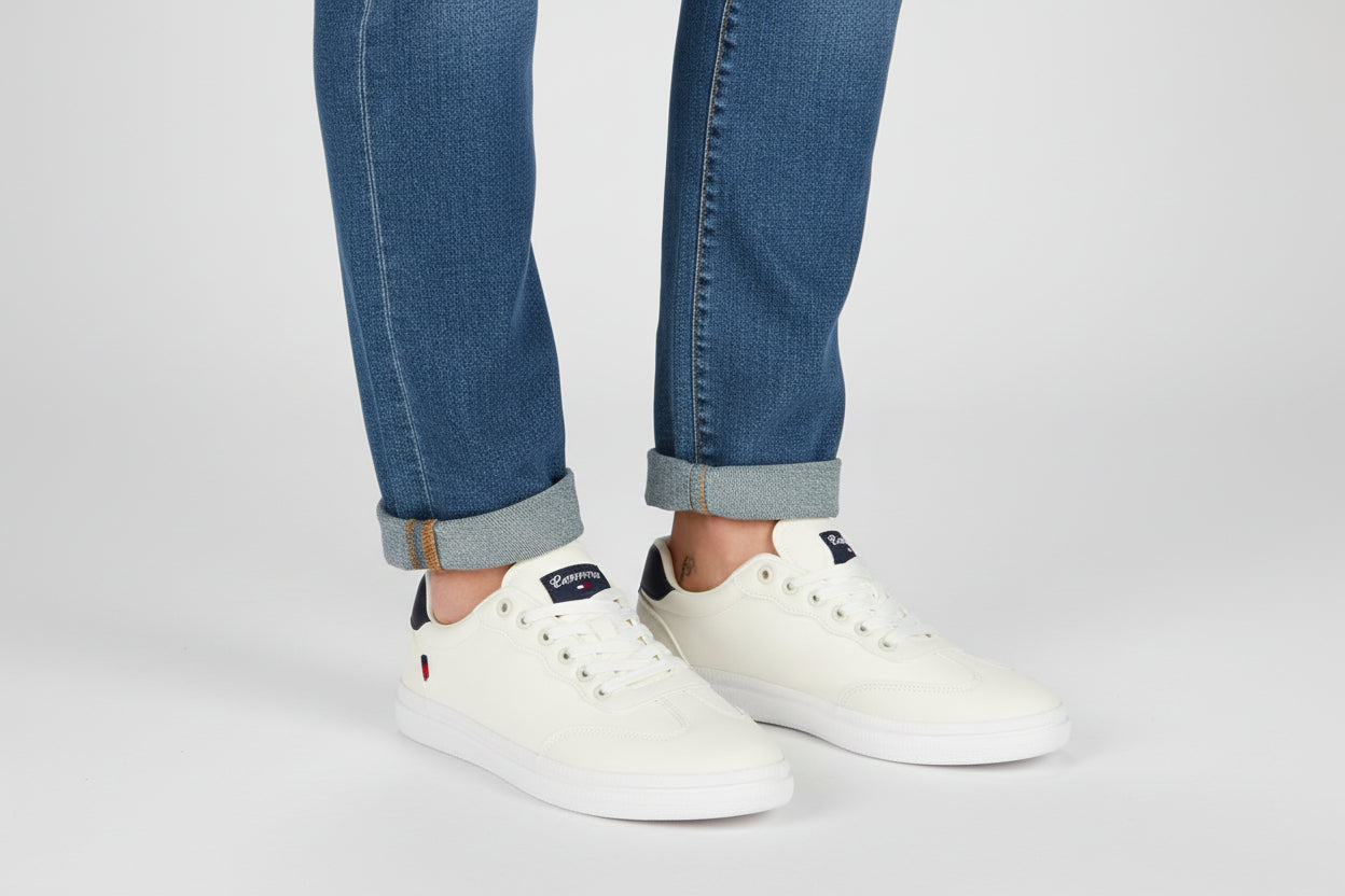 Carrera Sneakers – Klassisk design med kontrastdetaljer