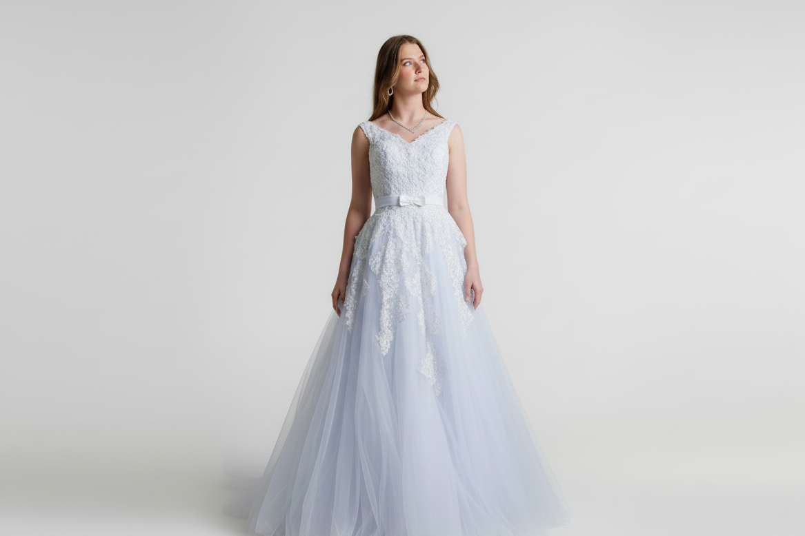 Elegant hvit brudekjole med fin slep