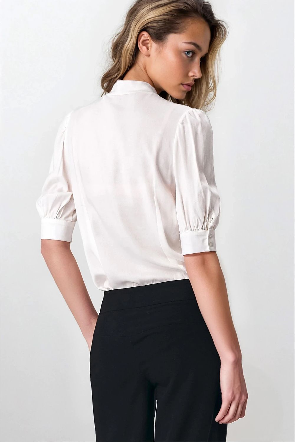 Blouse model 216912 Nife 